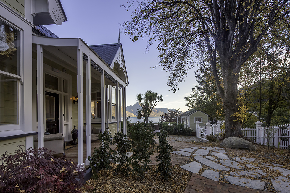 How Hulberthouse Is Providing Luxury Retreats In Queenstown? Hulbert