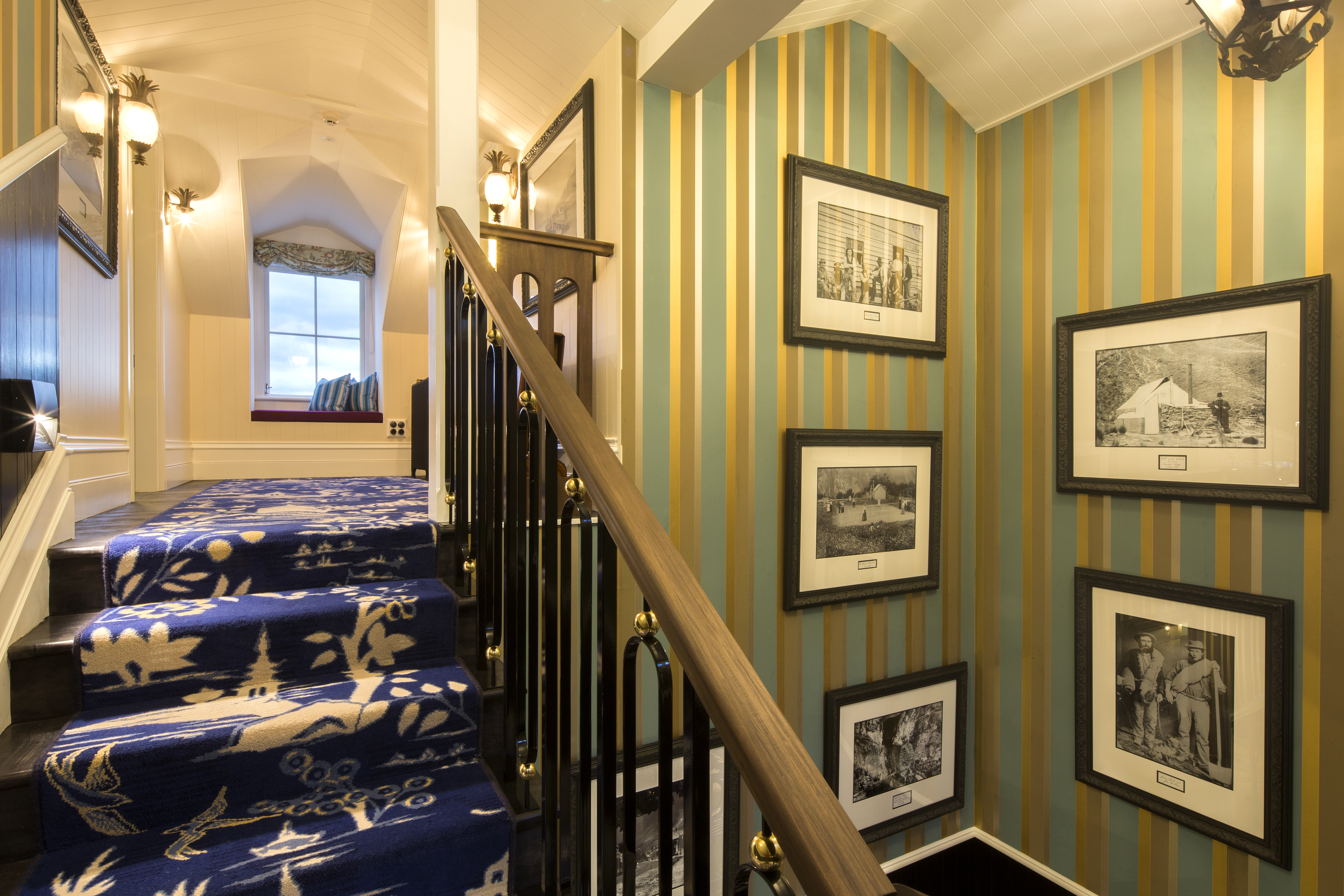 HUH_Interior_Stairs to Mason and Wales Rooms